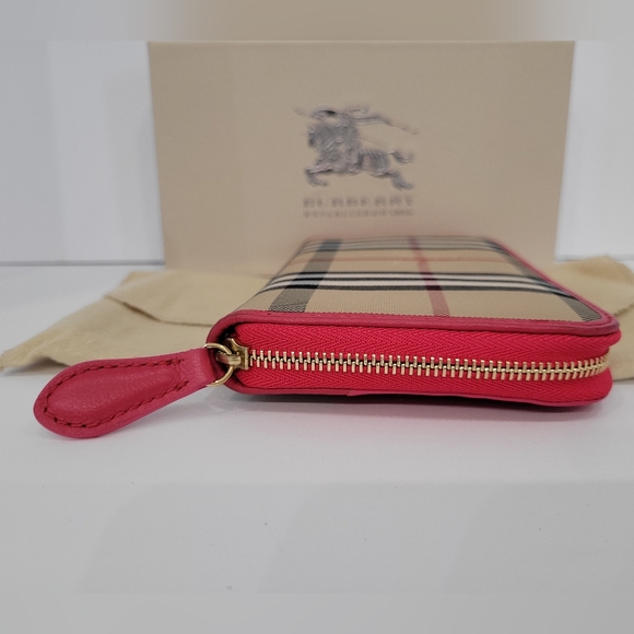BURBERRY Wallet, Excelent Condition, 7.5"×4" - Picture 6 of 11